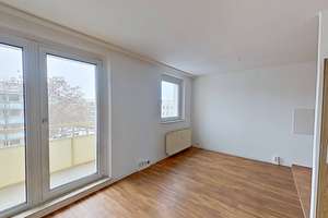 Schöne 3-Zimmer-Wohnung mit EBK, BALKON und Wannenbad – Bernhard-Kellermann-Str. 15, 39120 Leipziger Straße, Magdeburg – Vorschaubild 1