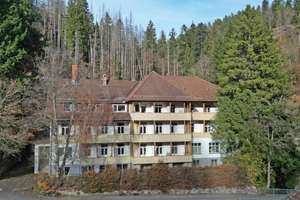 Ein Haus mit Geschichte - Ehemaliges Krankenhaus von St. Blasien! Für Projektentwickler/Investoren! – Die vollständige Adresse der Immobilie erhältst du vom Anbieter., 79837 Sankt Blasien – Vorschaubild 1