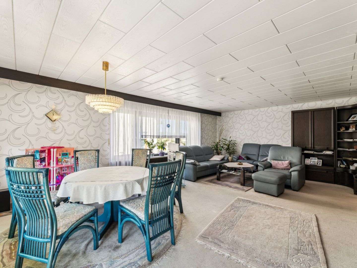 Immobilie in Seukendorf - Schönes Zweifamilienhaus mit Südterrassen in ruhiger Lage von Seukendorf - Bild 2