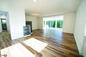 Stilvolle Erdgeschosswohnung mit großem Garten, Terrasse & Wintergarten - Erstbezug nach Sanierung – Die vollständige Adresse der Immobilie erhältst du vom Anbieter., 91074 Atzenhof, Burgfarrnbach, Fürth – Vorschaubild 2
