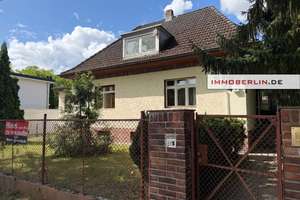 IMMOBERLIN.DE - Schönes sanierungsbedürftiges Ein-/Zweifamilienhaus mit Südwestgarten – Die vollständige Adresse der Immobilie erhältst du vom Anbieter., 12307 Lichtenrade, Berlin – Vorschaubild 2