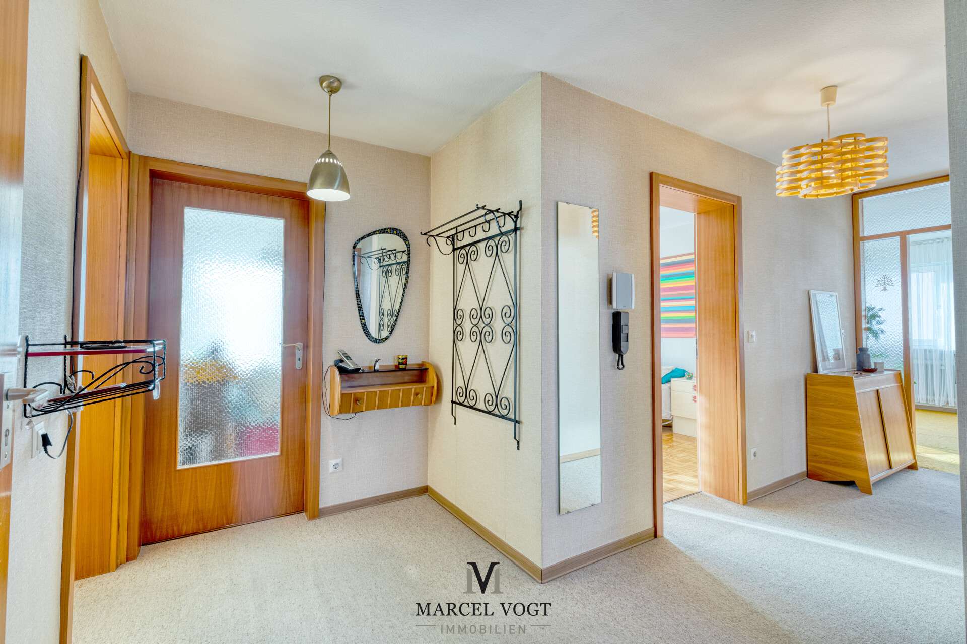 Immobilie in Baltmannsweiler - Perfektes Zuhause für jede Lebensphase -
Wohnraum mit Flexibilität für Familie und Kapitalanlager - Bild 1