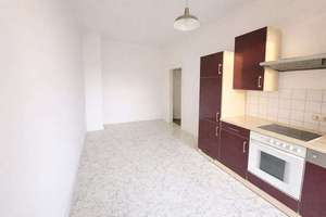 Balkon und Garten: Geräumige 2RW mit EBK, Abstellkammer und Keller! | Zentrumsnahe aber Ruhige Lage! – Clara-Wieck-Straße 48, 4347 Schönefeld-Abtnaundorf, Leipzig – Vorschaubild 4