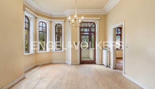 Bild von Jugendstilvilla im Dornröschenschlaf