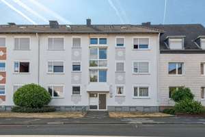 3-Zimmer-Wohnung mit Loggia und Garage - bezugsfrei in Leverkusen-Bürrig
