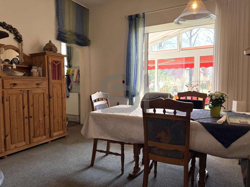 Immobilie in Erwitte - Platzwunder für die ganze Familie: Großzügiges Wohnen mit neun Zimmern & traumhaftem Garten - Bild 3