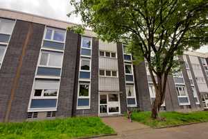 schöne 3 ZKB Wohnung im 2.OG *ab sofort* zu vermieten – Vulkanstraße 228, 47807 Krefeld – Vorschaubild 1