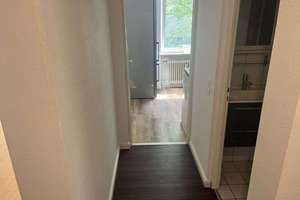 Milbertshofen: Ruhig gelegene 3-Zi.-Whg. mit überdachtem Südbalkon u. TG.-Stellplatz. – Die vollständige Adresse der Immobilie erhältst du vom Anbieter., 80807 Milbertshofen, München – Vorschaubild 6