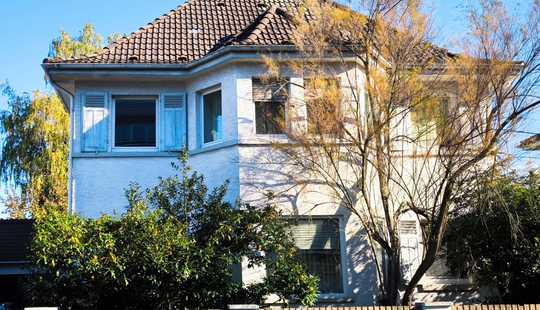 Bild von Raum für Ihre Träume: Freistehendes Einfamilienhaus mit Garage auf großzügigem Grundstück