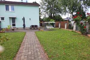 Vollmöbliertes Doppelhaus mit großem Garten in Frankfurt-Frankfurter Berg