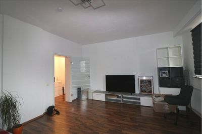 * NEST FÜR SINGLES UND PÄRCHEN MIT GARTENNUTZUNG! 2 ZI-Whg., 2. Etage/DG in Tönisvorst, St. Tönis