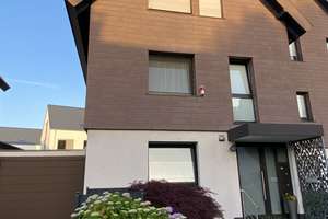 Von privat: Gepflegtes Einfamilienhaus mit Einliegerwohnung in ruhiger Privatstraße 