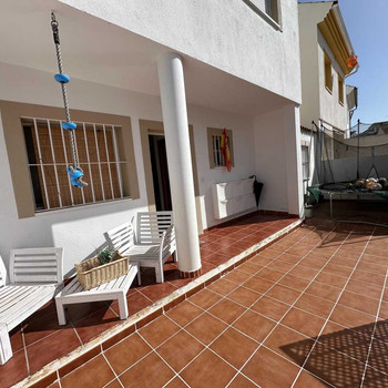 REIHENHAUS MIT PRIVATEM POOL IN MOLLINA