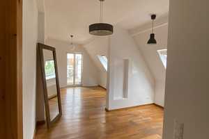 Helles Appartement mit Balkon und Blick ins Grüne  – Balthasarstr. 13, 50670 Köln – Vorschaubild 1