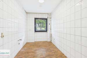 VIELSEITIGE VERWENDUNG: 325 M², WOHN UND NUTZFLÄCHE, GARAGEN UND GARTEN IN GRENZNÄHE – Die vollständige Adresse der Immobilie erhältst du vom Anbieter., 66693 Mettlach – Vorschaubild 4
