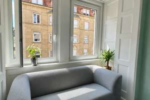 Charmante Altbauwohnung mit Balkon  in Bestlage