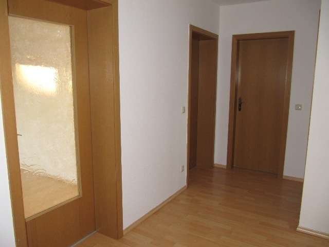 Immobilie in Leuna - 6,1 % Brutto-Rendite I Balkon I Einbauküche I Tageslichtbad I PKW-Stellplatz I 48 m² Dachspeicher - Bild 1