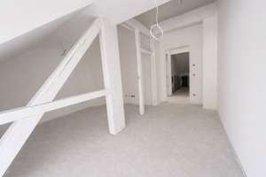 Dachgeschosswohnung mit zwei Balkonen in der denkmalgeschützten Löwenburg – 40629 Ludenberg, Düsseldorf – Vorschaubild 9