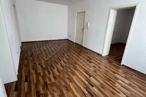 2 Zimmer-Küche-Bad in MZ-Mombach TEXT LESEN!! – Jägerhofstraße 30, 55120 Mombach, Mainz – Vorschaubild 2