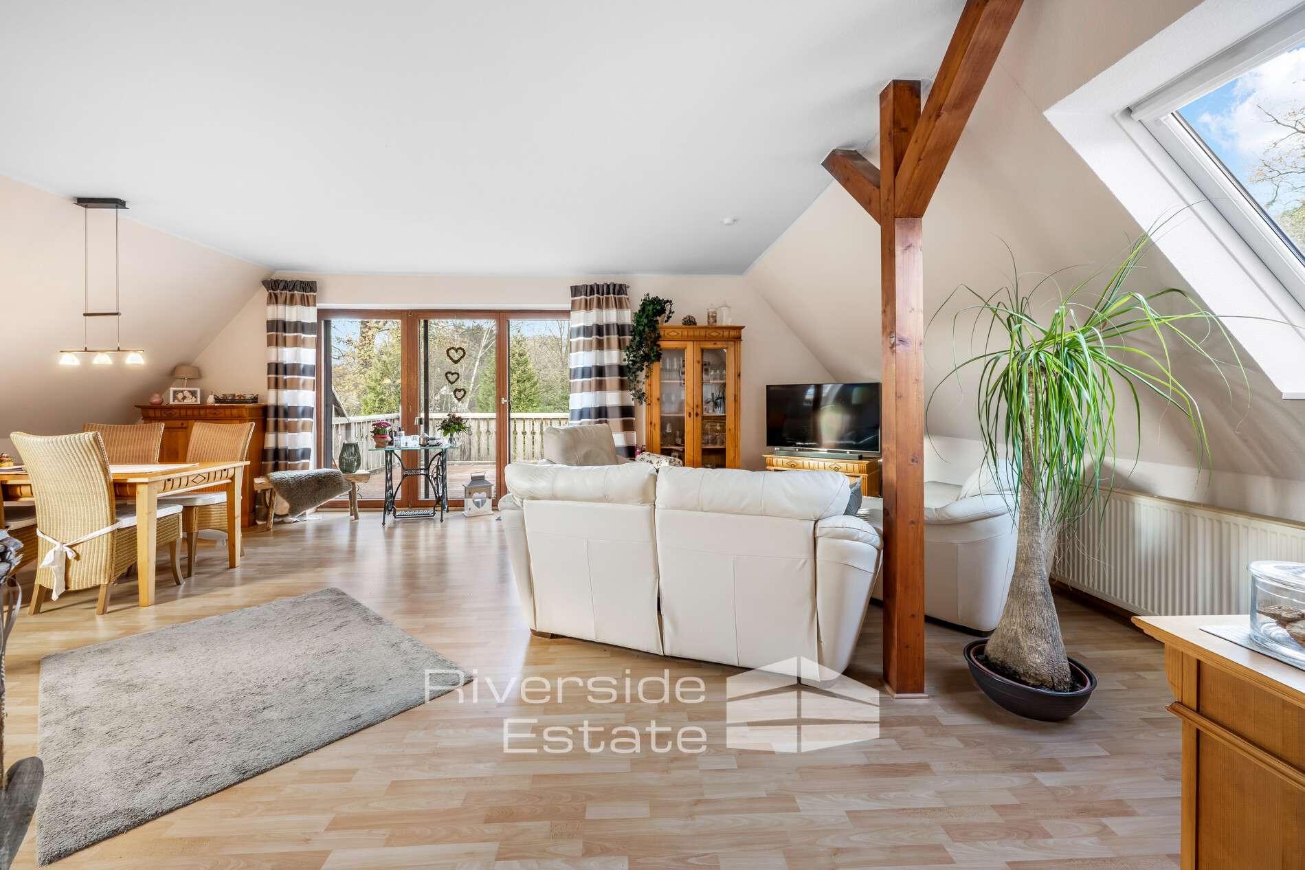 Immobilie in Lauenbrück - Mehrfamilienhaus mit großem Garten und vielseitigen Optionen – ideal fürs Mehrgenerationenwohnen - Bild 1