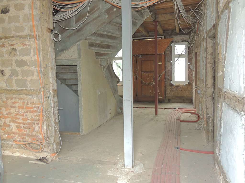 Immobilie in Solingen - SANIERUNGSBEDÜRFTIGE DENKMALGESCHÜTZTE VILLA IN ZENTRALER LAGE VON SOLINGEN MIT 459 m² GRUNDSTÜCK - Bild 3