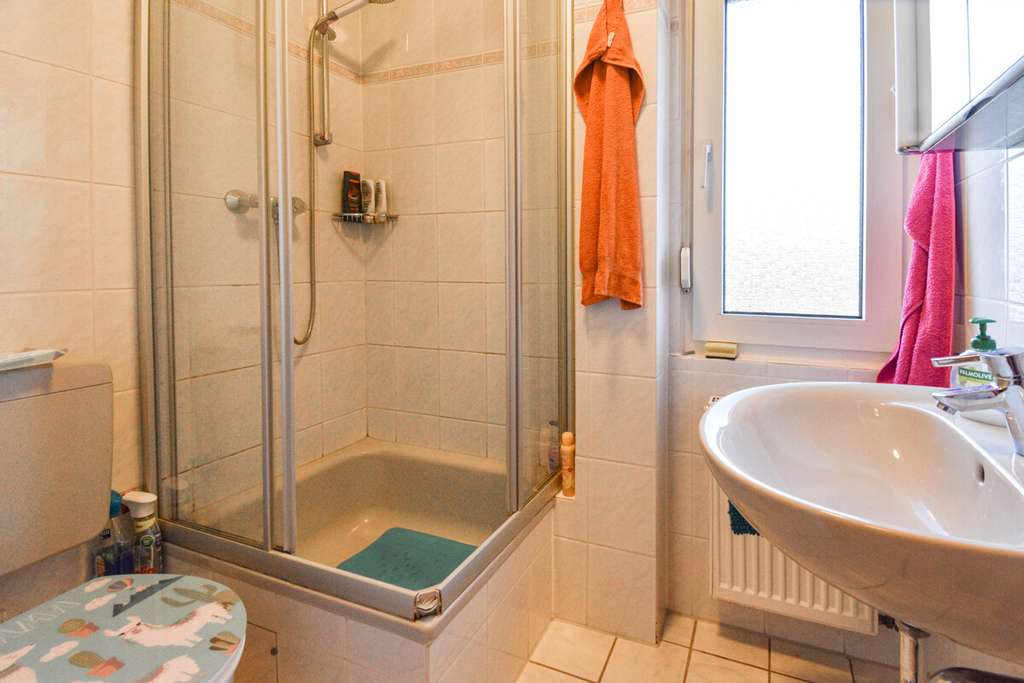 Immobilie in Solingen - Charmantes Mehrfamilienhaus mit Entwicklungspotenzial in ruhiger Lage - Bild 3