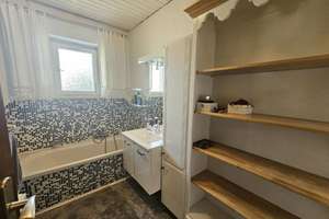 **Freist. Wohnhaus mit zwei integr. Wohnungen, auf  sonnigem Grund** Preis VB** – Die vollständige Adresse der Immobilie erhältst du vom Anbieter., 73450 Neresheim – Vorschaubild 14