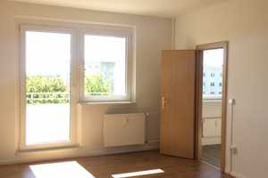 *Singleträumchen mit Balkon und Einbauküche* – Olvenstedter Grund 35, 39130 Magdeburg – Vorschaubild 2