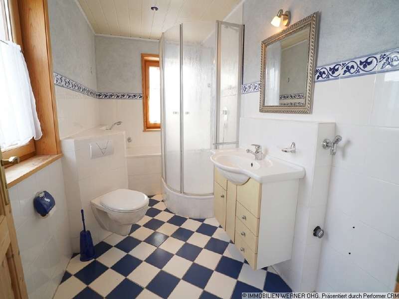 Immobilie in Feldkirchen-Westerham - ***Perfekt für 2-Generationen-Wohnen * Gute Lage! * ZFH ähnl. DH mit großzügigem Grundstück*** - Bild 0