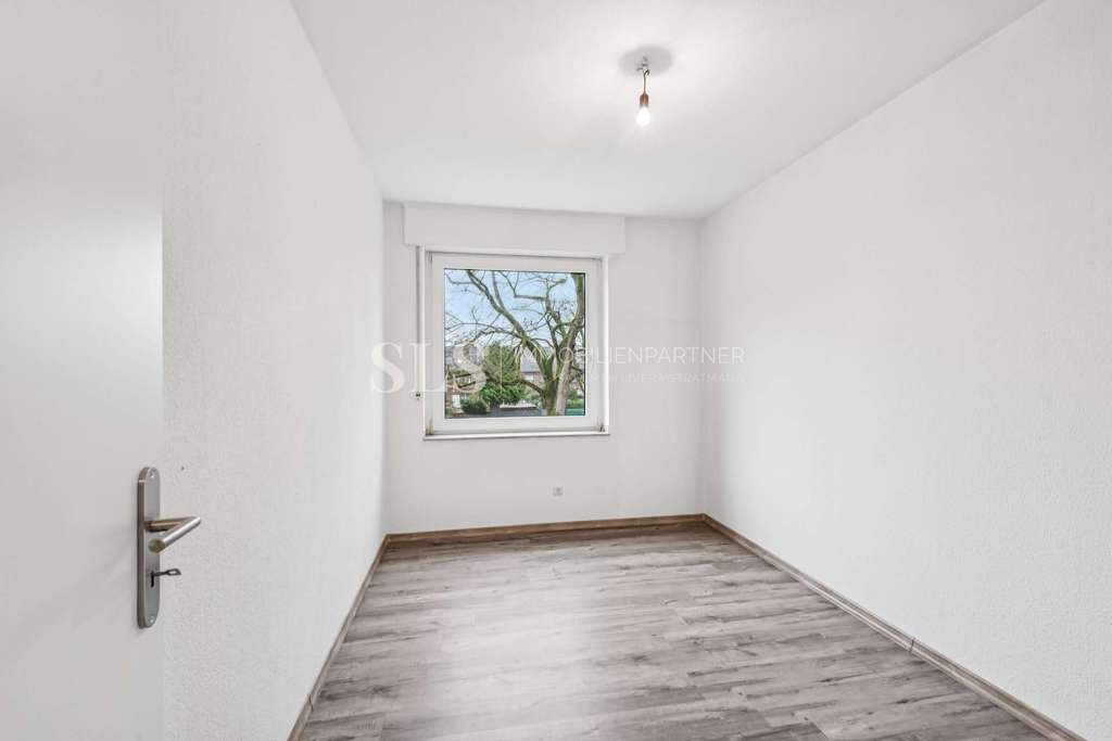 Immobilie in Willich - Großzügiges Wohngefühl im Herzen von Willich – Ihr komfortables 1.-OG-Zuhause mit Balkon - Bild 2