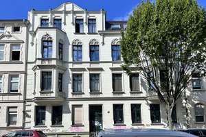 Schöne 3-Zimmer-Altbauwohnung mit Balkon