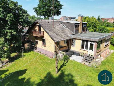 Viel Platz zum Leben: Großzügiges Wohnhaus mit Garten, Teich und eigenem Waldanteil