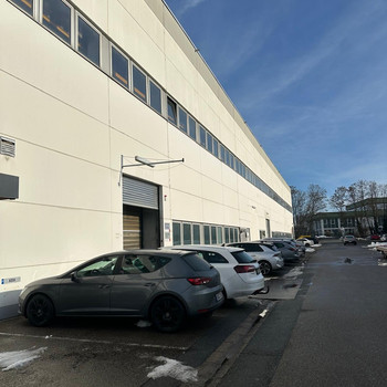 Say hello to: Zentralgelegene Produktions- oder Lagerhalle
