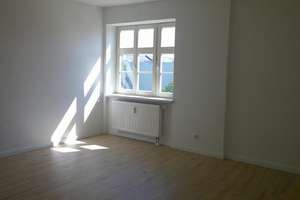 Freundliche 4-Raum-Wohnung mit EBK und Blick ins Grüne in Stadtfeld-Ost erwartet Sie! – Schleiermacherstr. 9, 39108 Stadtfeld Ost, Magdeburg – Vorschaubild 8