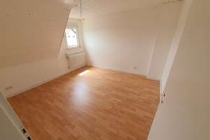 Doppelhaushälfte mit großem Garten, Stellfläche und EBK – Hauptstraße 100, 63486 Bruchköbel – Vorschaubild 8