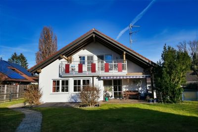 Einfamilienhaus mit Einliegerwohnung und viel Platz für Hobby, Camper oder Lager