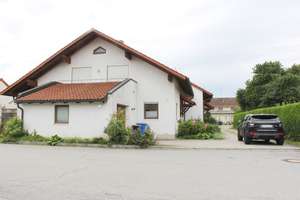 Sehr gepflegtes Einfamilienhaus/Doppelhaushälfte mit Garten und Terrasse in zentraler Lage – Die vollständige Adresse der Immobilie erhältst du vom Anbieter., 94544 Hofkirchen – Vorschaubild 2