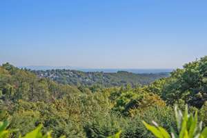 Traumlage mit Weitblick: Bezauberndes Anwesen in einer der begehrtesten Villenlagen von Königstein – Die vollständige Adresse der Immobilie erhältst du vom Anbieter., 61462 Königstein im Taunus – Vorschaubild 1
