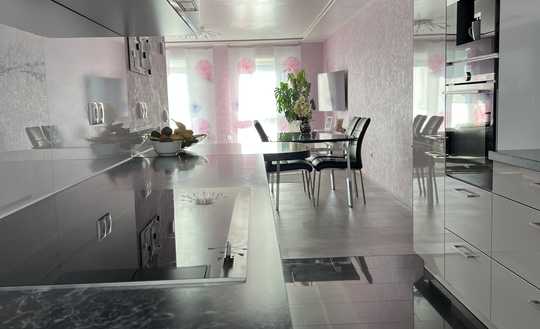 Attraktive 3-Zimmer Wohnung im 1. OG mit Balkon in Mannheim-Rheinau