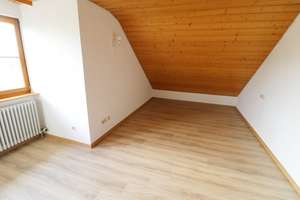 Freistehendes Einfamilienhaus mit wunderschönem Garten, Wintergarten und Doppelgarage! – Die vollständige Adresse der Immobilie erhältst du vom Anbieter., 72531 Hohenstein – Vorschaubild 11