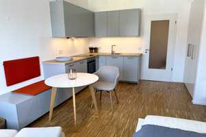 Einziehen & wohlfühlen: hochwertig sanierte 1 Zimmer Wohnung mit Blick über die Dächer Neuhausens – Dachauer Str. 245, 80637 München – Vorschaubild 3