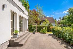 2 Häuser 1 Lebensentwurf: stilvolle Villa + moderner Bungalow | Pool | nur 1,9% Provision – Die vollständige Adresse der Immobilie erhältst du vom Anbieter., 13465 Frohnau, Berlin – Vorschaubild 13