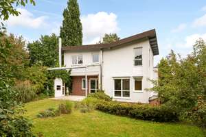 Großzügiges Wohnhaus mit Einliegerwohnung/Büro im Grünen in Hamburg-Rahlstedt – Die vollständige Adresse der Immobilie erhältst du vom Anbieter., 22147 Rahlstedt, Hamburg – Vorschaubild 3