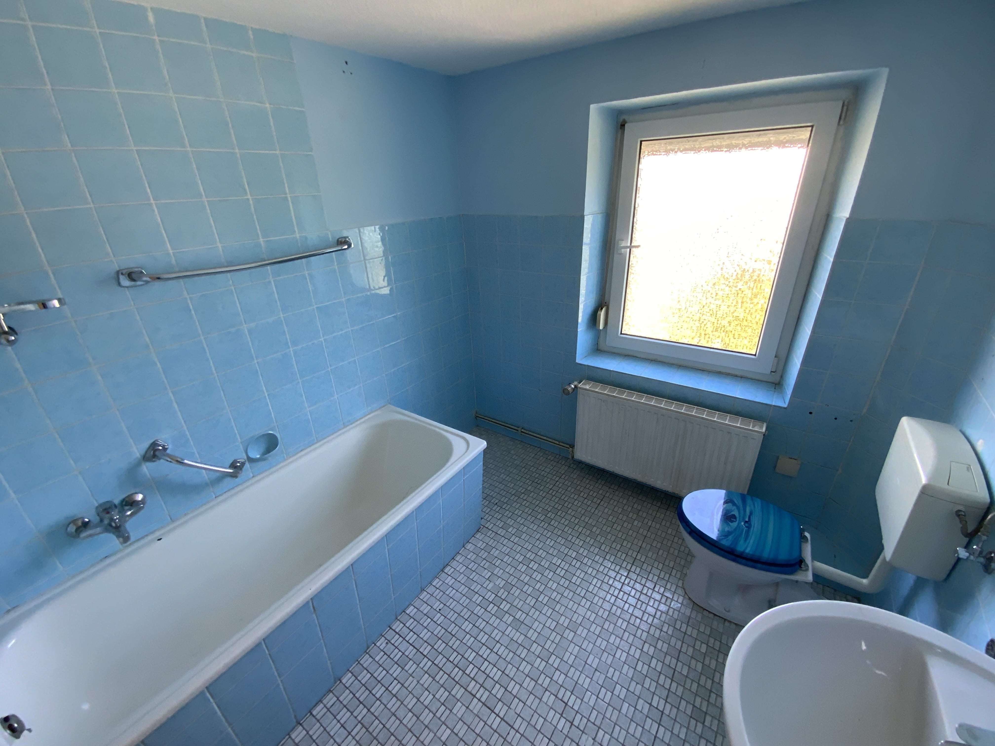 Immobilie in Lage - Sanierungsobjekt mit Charme und Potential



 - Bild 1