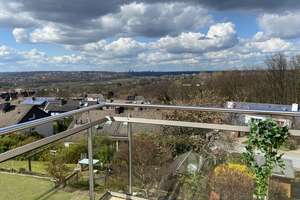 Ruhige 3,5 Zimmer Wohnung mit Loggia und Dachterrasse in Essen Kupferdreh