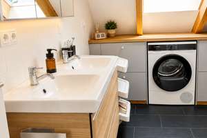Moderne Dachgeschosswohnung –  3,5-Zimmer in Untermenzing – Manzostraße 52, 80997 Allach, München – Vorschaubild 9