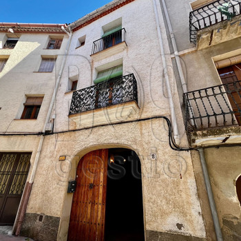 Stadthaus in der Straße Raval Poboleda, El Priorat