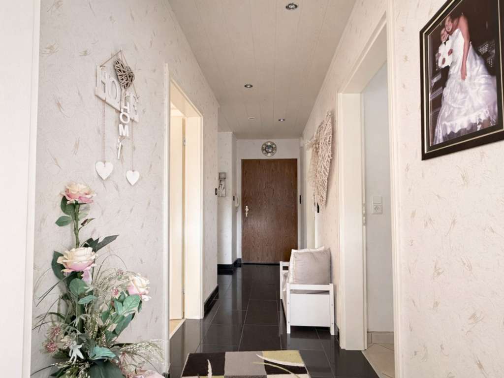 Immobilie in Lügde - Großzügiges Wohnglück mit Dachterrasse: Exklusive 3-Zimmer-Eigentumswohnung im Herzen von Lügde - Bild 1