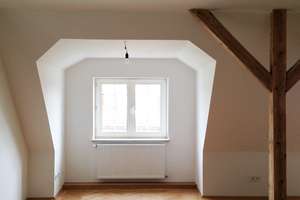Exklusive 3-Zimmer Dachgeschoss Wohnung mit ausbauhfähigen Spitzboden zur Maisonette Wohnung – 80687 Sankt Ulrich, München – Vorschaubild 3