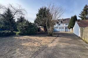 Potentialreiches Mehrfamilienhaus mit großem Grundstück, Garagenhof – Die vollständige Adresse der Immobilie erhältst du vom Anbieter., 45149 Haarzopf, Essen – Vorschaubild 2